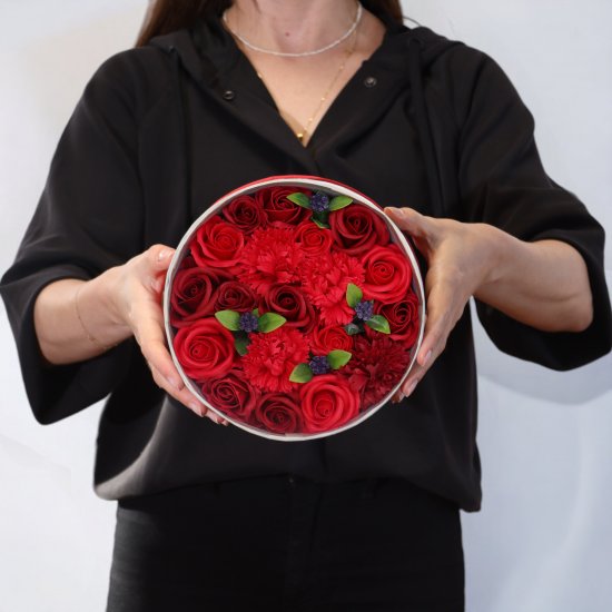 (image for) Round Box - Classic Red Roses