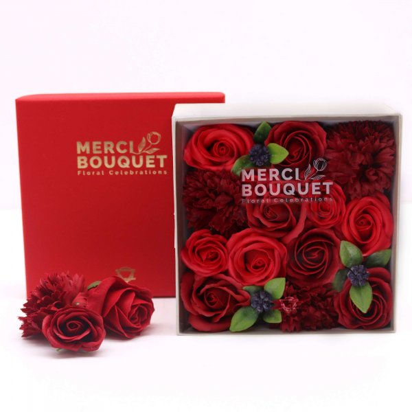 (image for) Square Box - Classic Red Roses