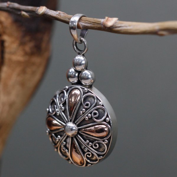 (image for) Silver & Gold Pendant - Classic Round